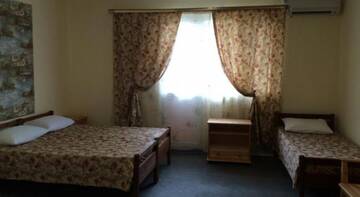 Фото номера Четырехместный номер с балконом Гостевой дом Guesthouse Bagyra г. Вардане 6