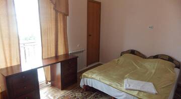 Фото номера Семейный люкс с балконом Гостиница Oasis Guest House г. Вардане 7