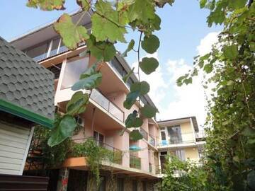 Фото Гостиница Oasis Guest House г. Вардане 1