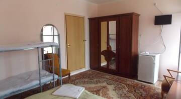 Фото номера Семейный люкс с балконом Гостиница Oasis Guest House г. Вардане 5