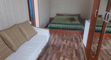 Фото номера Двухкомнатный люкс Гостиница Oasis Guest House г. Вардане 4