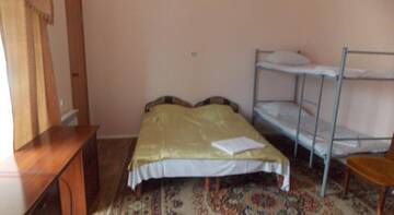 Фото номера Семейный люкс с балконом Гостиница Oasis Guest House г. Вардане 8