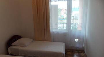 Фото номера Трехместный номер  Гостиница Oasis Guest House г. Вардане 5