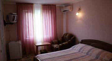 Фото номера Трехместный номер Делюкс Гостиница Guest House Apelsin г. Вардане 2